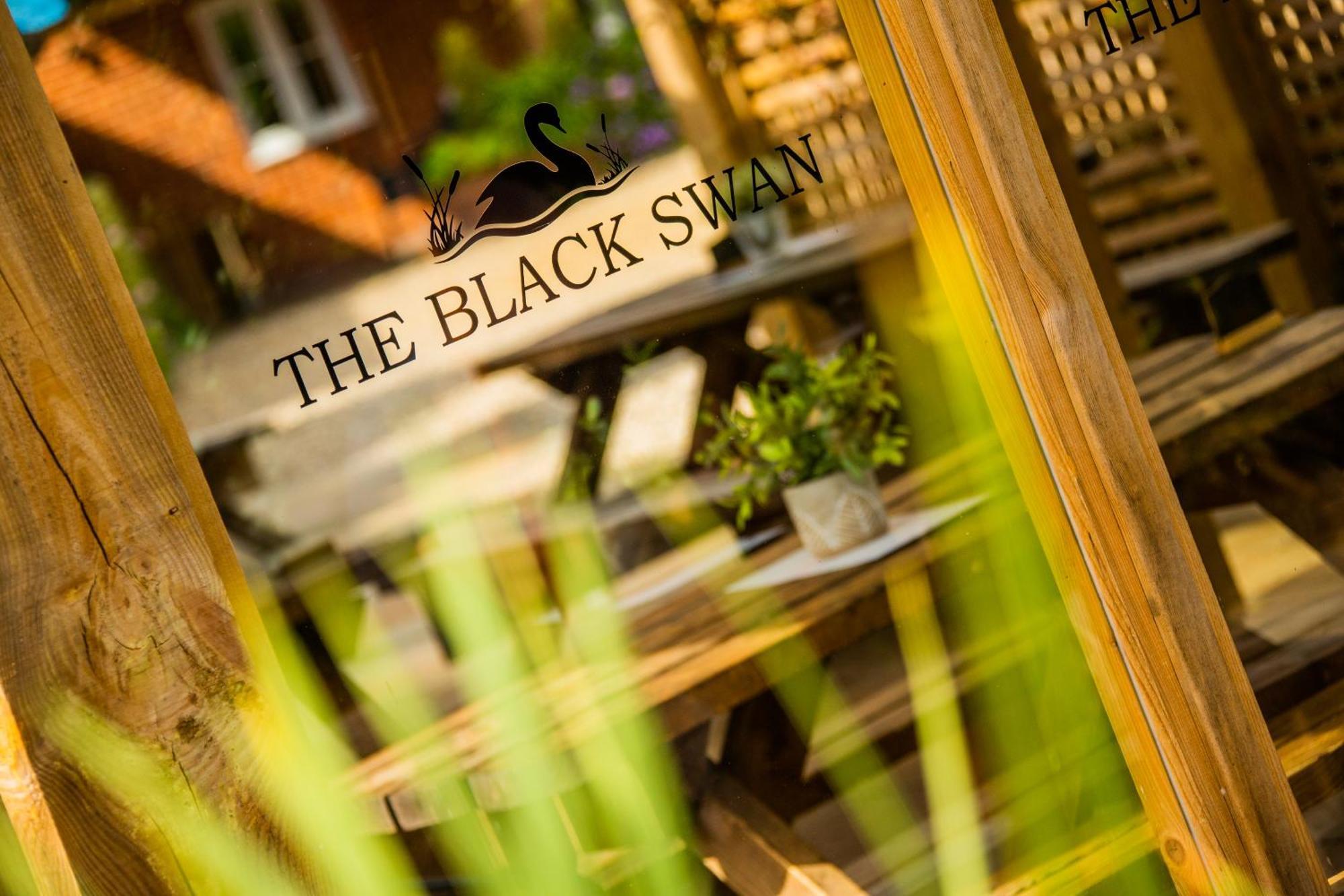 The Black Swan Inn Horsham St Faith المظهر الخارجي الصورة